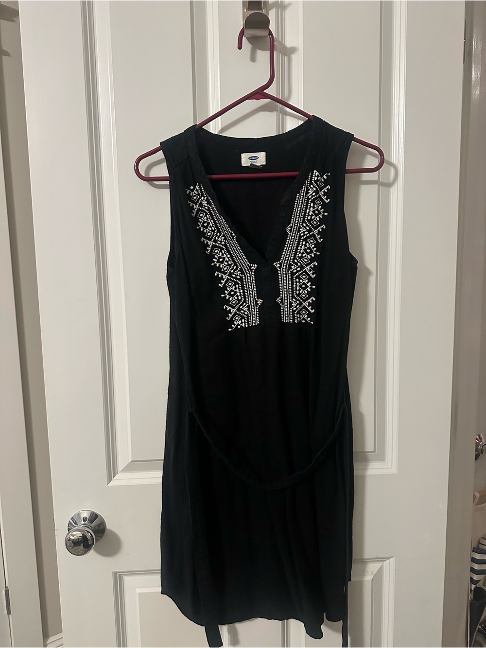 Old Navy Black Sleeveless V-Neck Dress with White Embroidery
